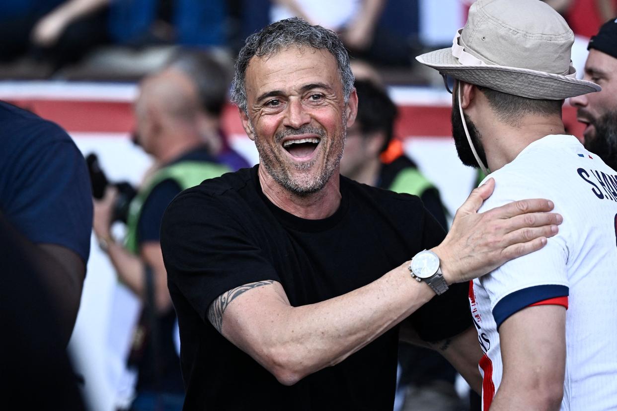 赛前法甲传出新动向，布鲁克林篮网临场应变，管理层表态：信心回归，资深球员宣示担当的简单介绍